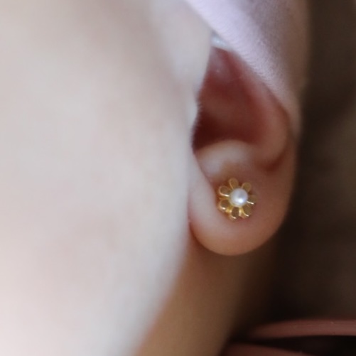 ピアス Daisy Earrings snow daisy earring ～ｽﾉｰﾃﾞｲｼﾞｰｲﾔﾘﾝｸﾞ | flower／フラワー公式通販